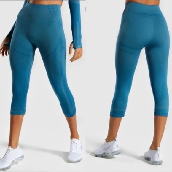 Gymshark Pants - NWT Gymshark Geo Ombré Seamless Capri Leggings in Teal, S